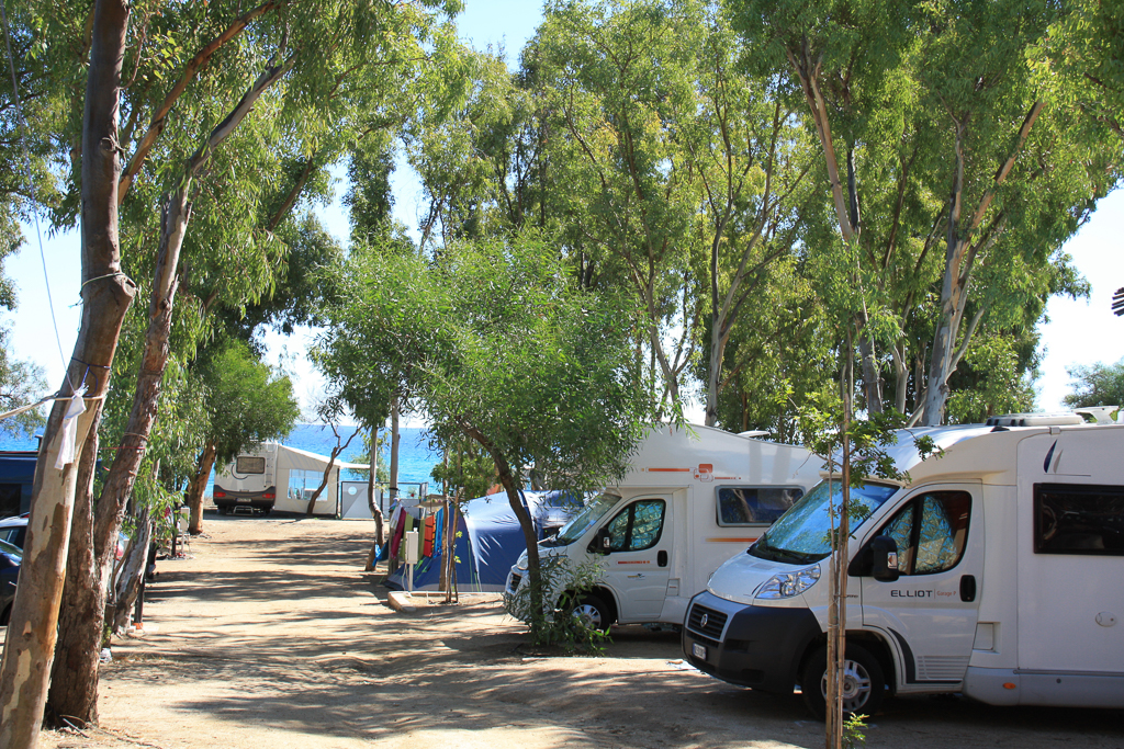 Emplacements Camping-Cars, Caravanes et Grandes Tentes