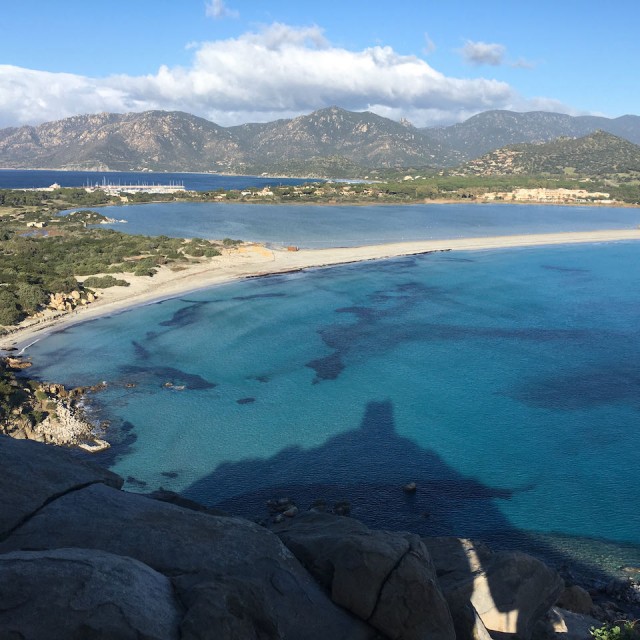 8/10 BUCHSPRÄSENTATION „GLÜCKSORTE AUF SARDINIEN“