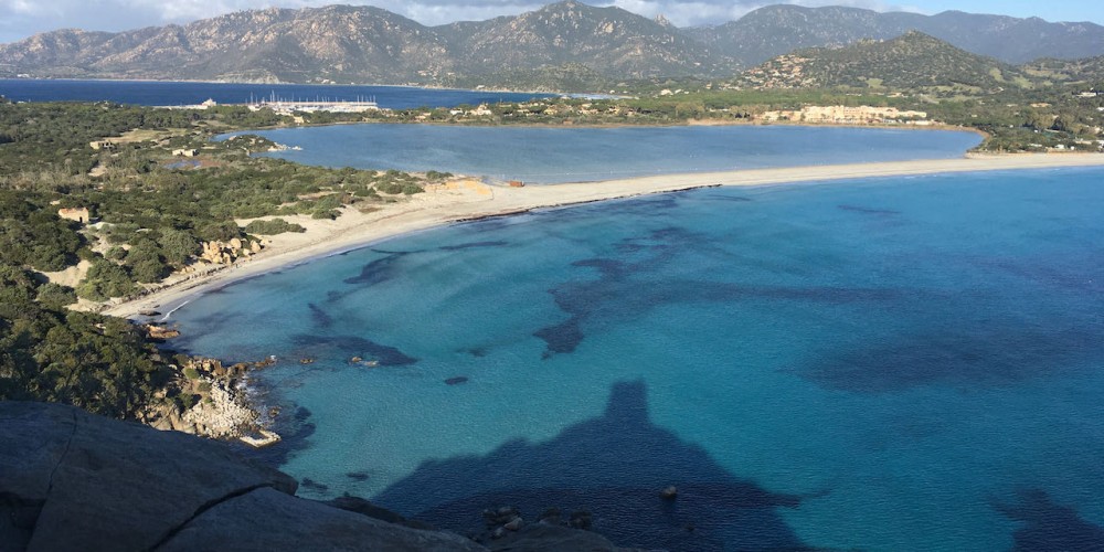 8/10 BUCHSPRÄSENTATION „GLÜCKSORTE AUF SARDINIEN“