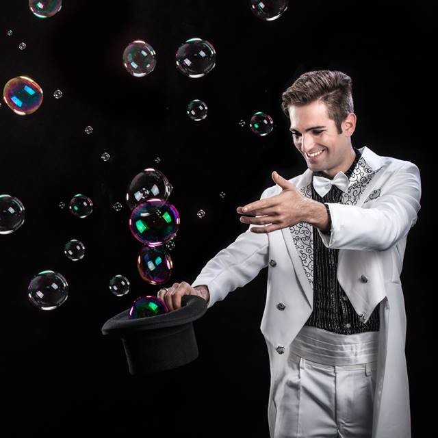 BUBBLE EXPERIENCE, spettacolo con le bolle di sapone.